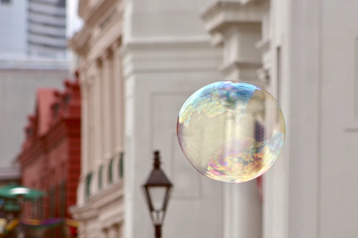 O mercado de produtos está vivendo uma bolha? Veja a resposta.